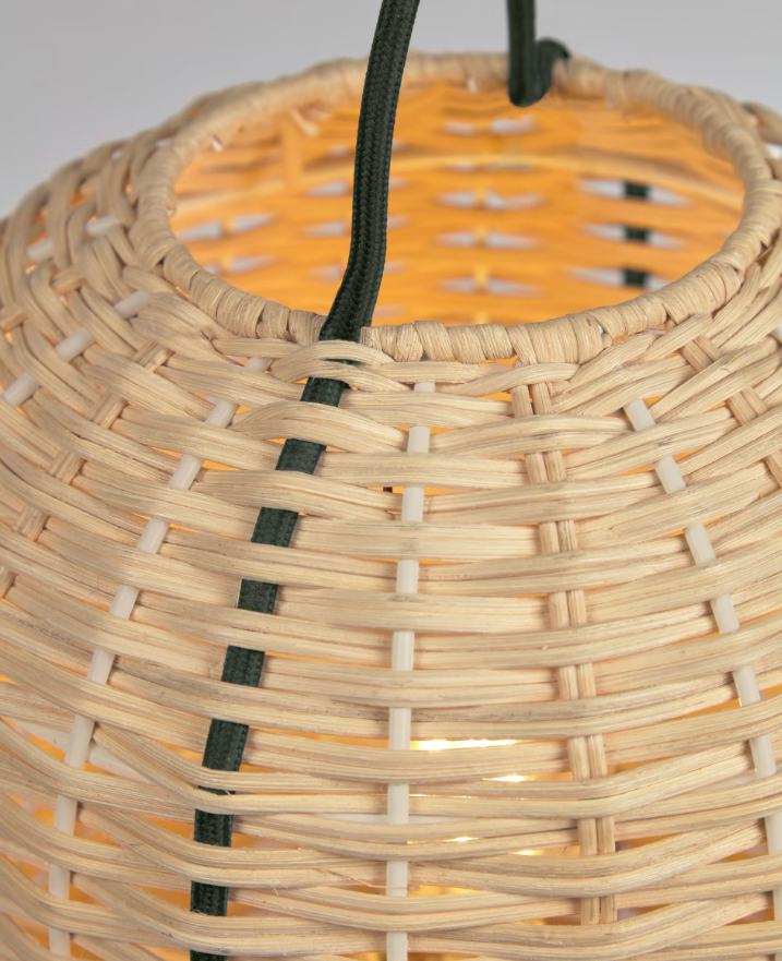 Lámpara de mesa pequeño ratán natural y cuerda verde