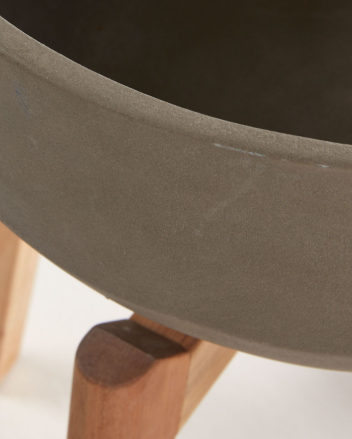 Macetero cerámica color cemento y madera acacia 28cm