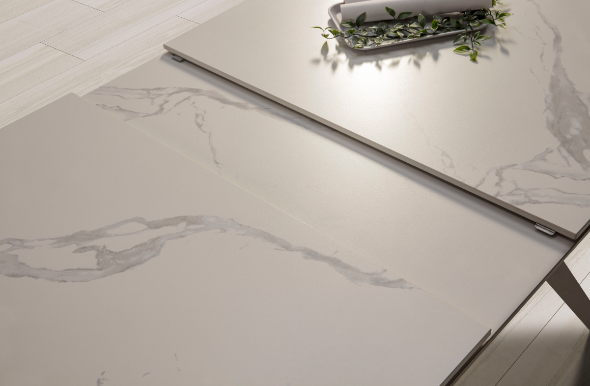 Mesa extensible Lula ceramica blanca pie metal blanco 160-220x90cm