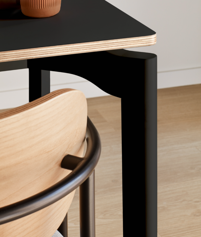 Nicola mesa de diseño haya contrachapado negro 140 cm