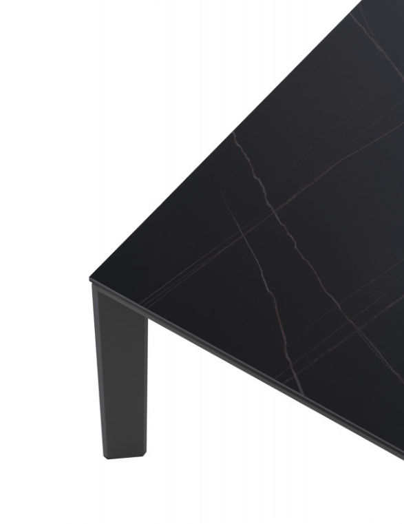 Mesa extensible Lisa porcelánico negro 140/200x90 cm