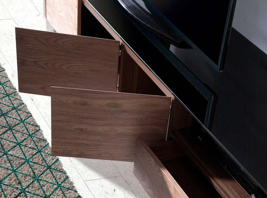 Mueble TV Olimplia madera de nogal y tapa cristal negro 200x45cm