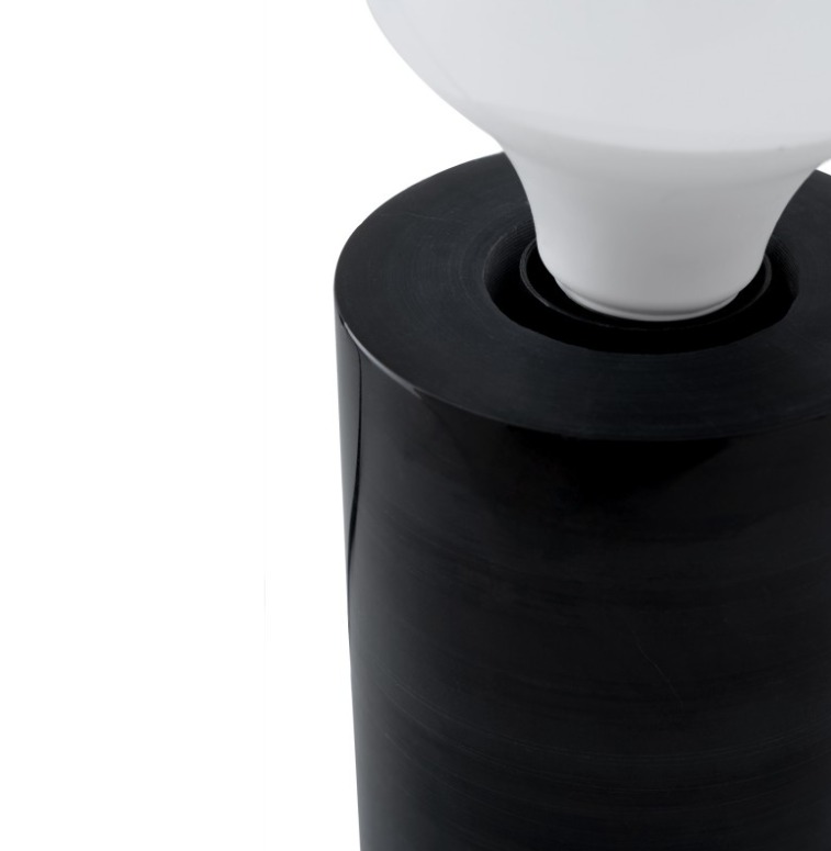 Lámpara de mesa Roser con base de marmol negro