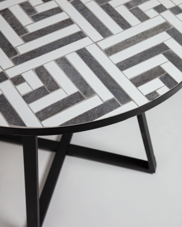 Mesa Mosaica cerámico blanco y negro patas acero acabado negro 90 cm