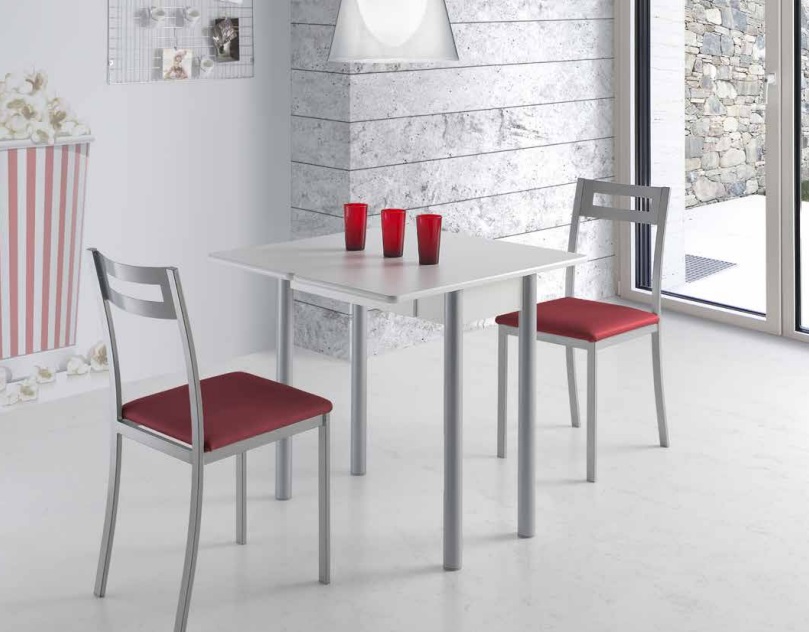 Conjunto de cocina mesa extensible blanca Corsa  sillas oporto