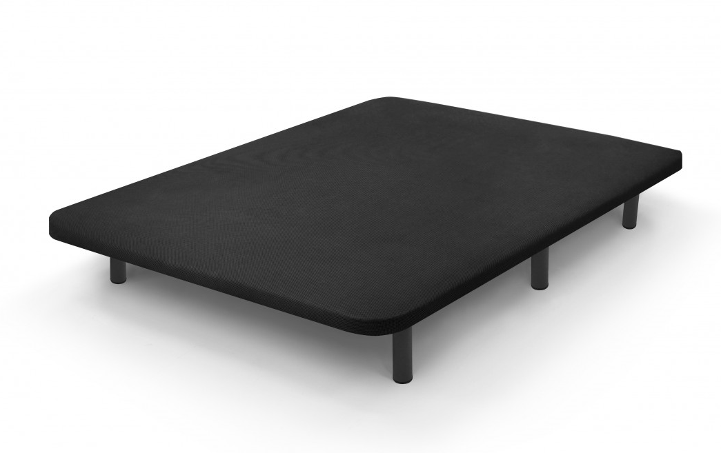 Base tapizada en negro con patas en metal