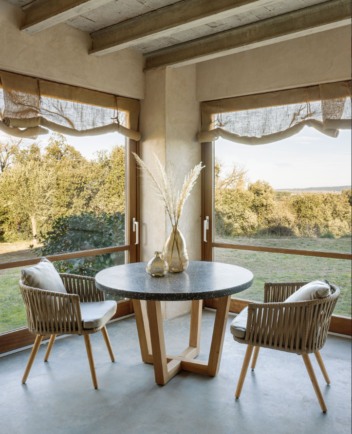 Mesa redonda Alfama terrazo negro y madera maciza de acacia 120cm