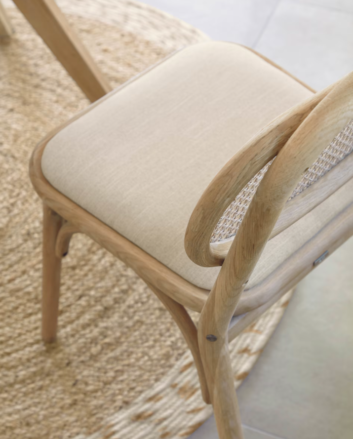 Silla Mareti madera maciza de roble natural y asiento de tela